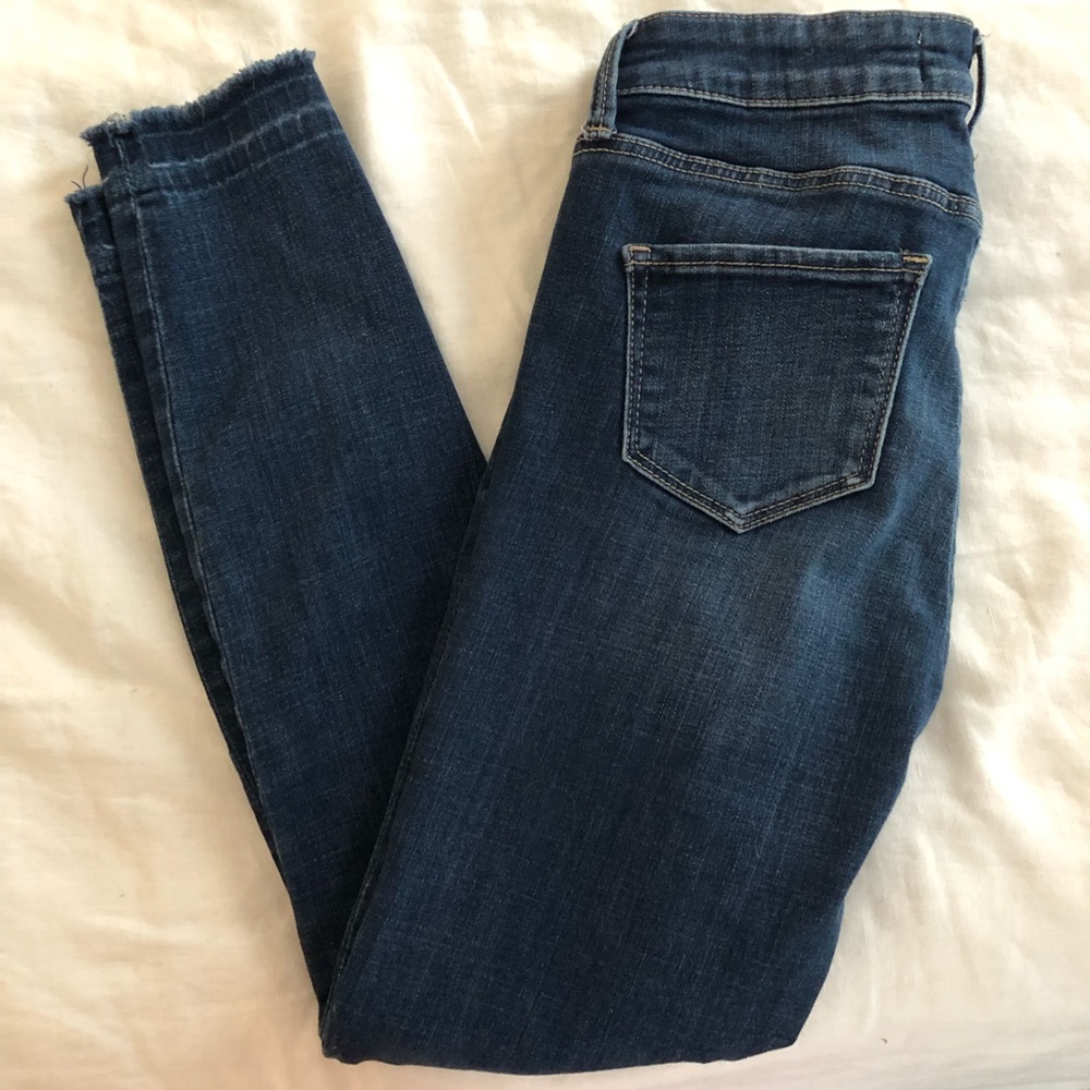 A&F Ankle Jean Slightly Distressed 0R
